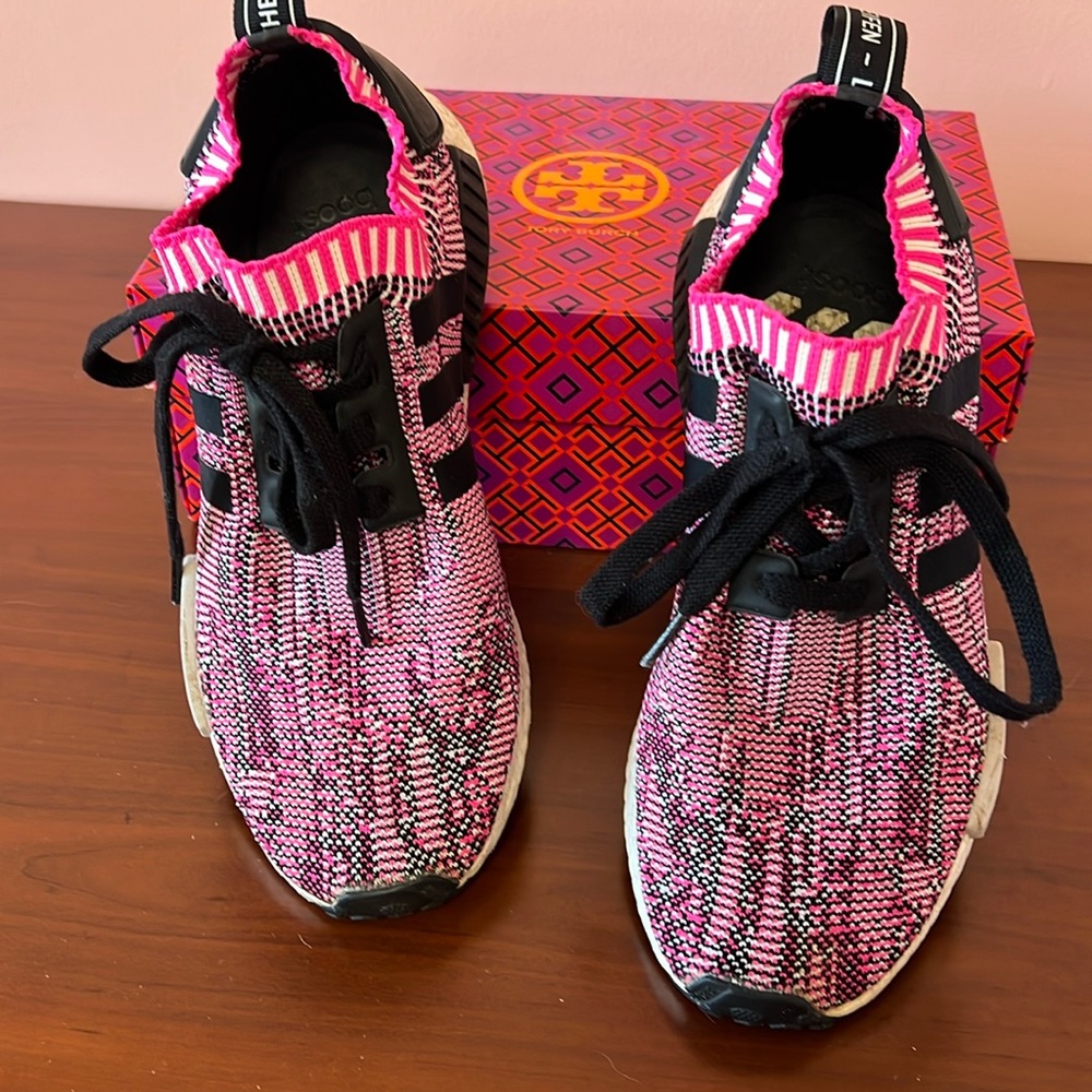 Adidas NND sneakers like new pink rose glitch BB 2363 primeknit